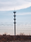 Torre de antena de tubo único de comunicação com área de piso pequena