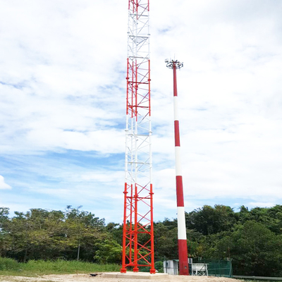 Torre de aço tubulares equipados com pernas equipados com pernas ou 4 de 3 das telecomunicações do apoio do auto