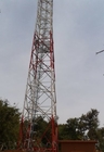 O MERGULHO quente do rádio da tevê do sinal galvanizou a torre móvel 10-80m da antena de aço