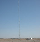 Torre triangular do mastro de Guyed das telecomunicações do certificado do GV